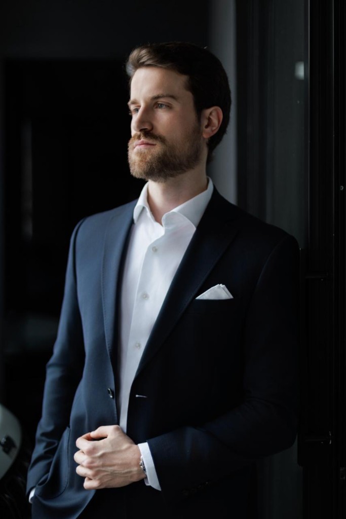 Dr. Erik Friedrich, consulta Face Reveal