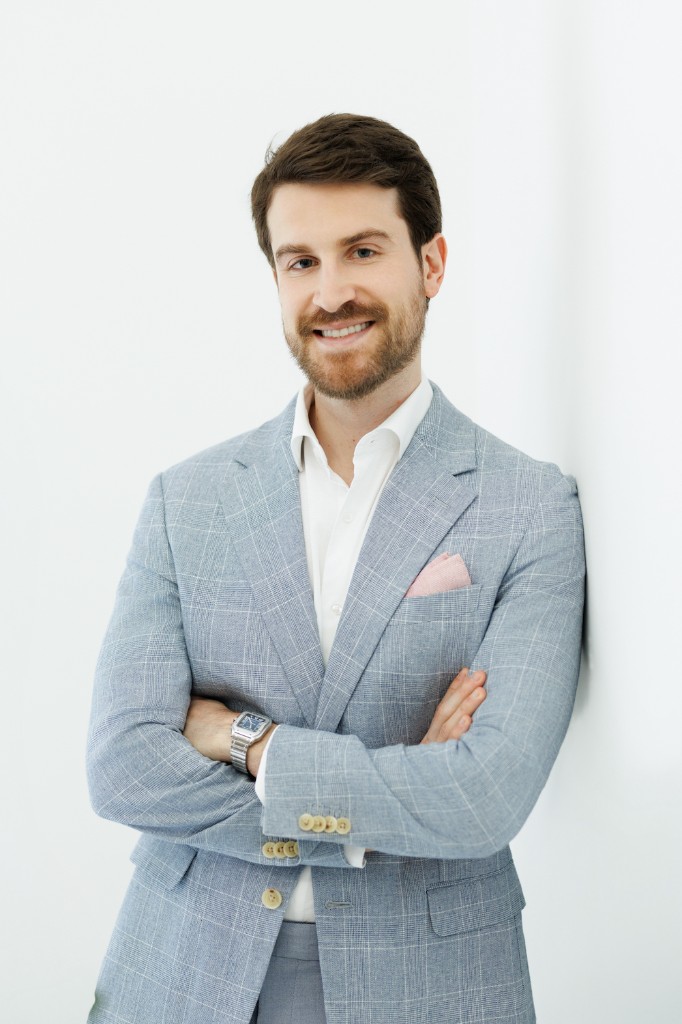 Dr. Erik Friedrich, valor do lifting facial